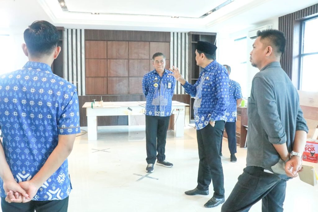 Pulang Umrah, Bupati Suardi Saleh Langsung Masuk Kantor dan Tinjau Beberapa Proyek