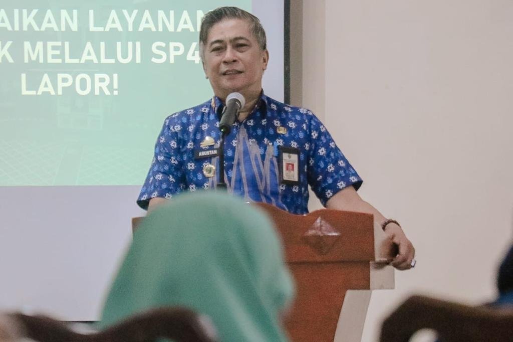 Bimtek dan Konsolidasi Tim Pengelola SP4N LAPOR! Kabupaten Barru, Sekda Barru Tegaskan agar seluruh Admin memanfaatkan fitur-fitur dalam Aplikasi SP4N LAPOR! dengan Baik.