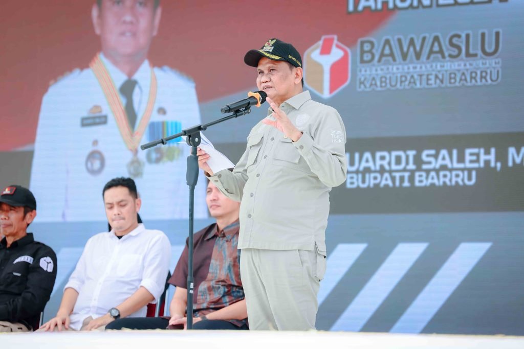 Apel Siaga Pengawasan Pemilu Damai 2024, Bupati Barru Apresiasi Komitmen Bawaslu Kab.Barru dengan Melibatkan Semua Pihak Dalam Mengawal Pelaksanaan Pemilu Damai 2024