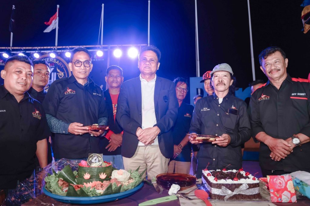 Hadiri Milad Ke-4 DPD SEMUT Barru, Bupati Barru harap SEMUT Barru semakin Peduli, Pantang Menyerah, Kompak dan Lebih Meningkat lagi di Tahun Mendatang