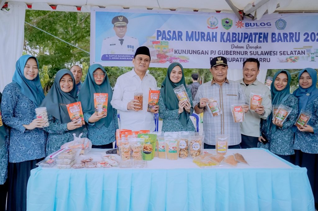 Suardi Saleh dan Ulfah Nurul Huda Dampingi Pj. Gubernur Sulsel Tinjau Pasar Murah