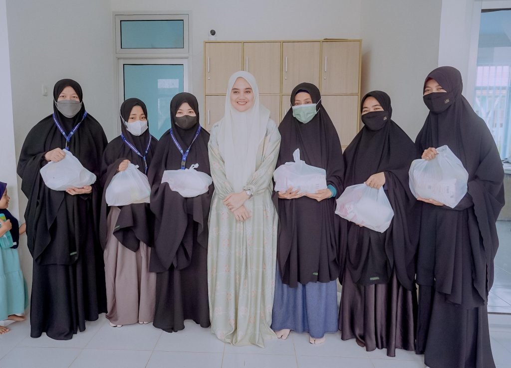 Plt. Ketua TP PKK Kabupaten Barru drg. Hj. Ulfa Nurul Huda S. MARS Silaturahmi di Sekolah Wahdah Islamiyah