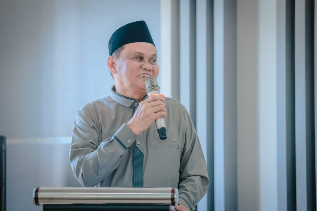 Suardi Saleh berharap pada Jamaah Haji untuk mendoakan Barru agar selalu diberikan keberkahan.