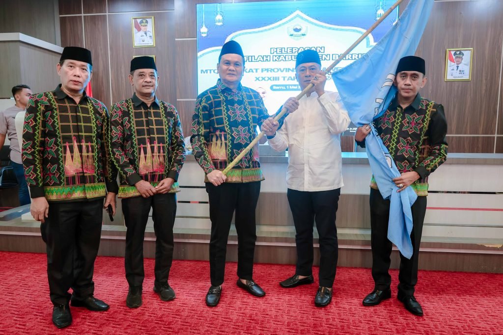 Suardi Saleh Lepas Kafilah Barru ke Ajang MTQ XXXIII Tingkat Provinsi Sulsel Tahun 2024