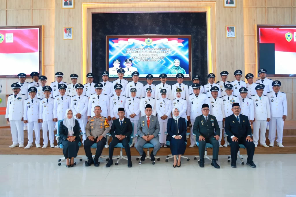 Bupati Barru Lantik dan Kukuhkan Perpanjangan Masa Jabatan Kepala Desa Se Kab. Barru