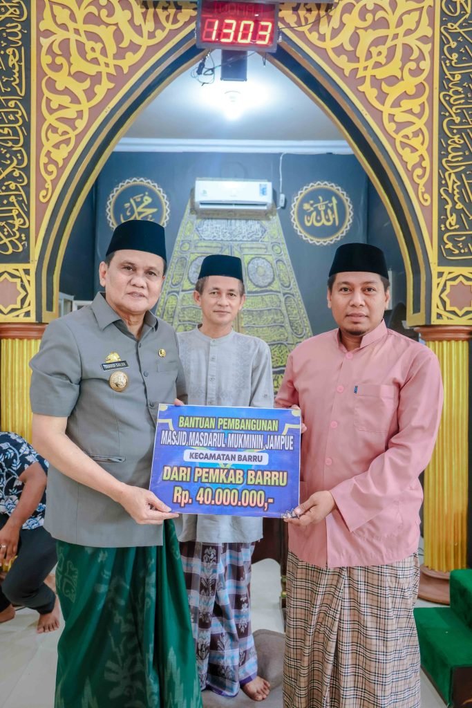 Serahkan Bantuan Ke Masjid, Suardi Saleh : Perwujudan Visi Misi Kab. Barru