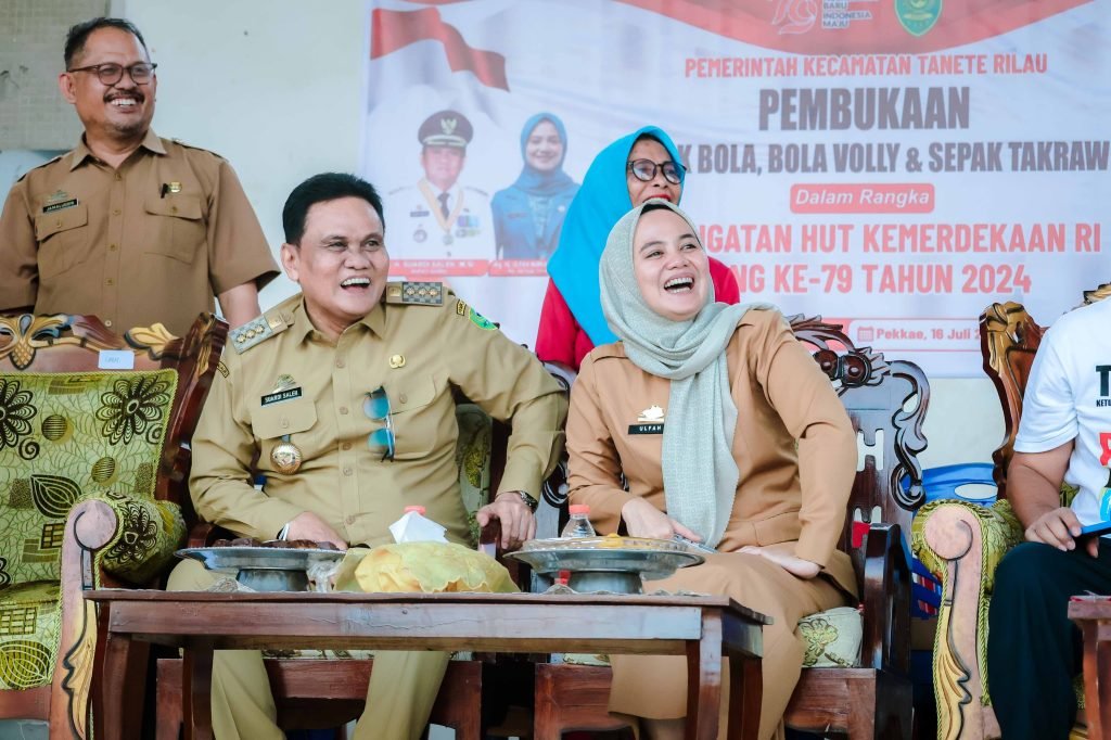 Didampingi Plt. Ketua TP PKK, Bupati Barru Buka Pertandingan Olahraga Tingkat Kecamatan Tanete Rilau