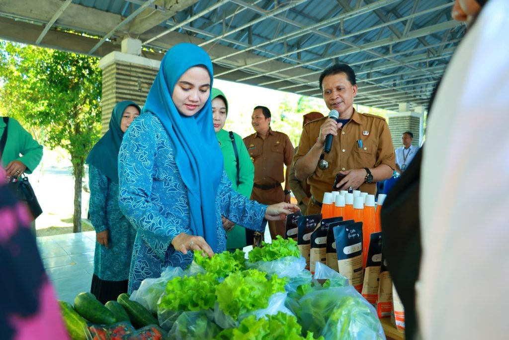 Dokter Ulfah Hadiri dan Tinjau GPM di Alun Alun Colliq Pujie