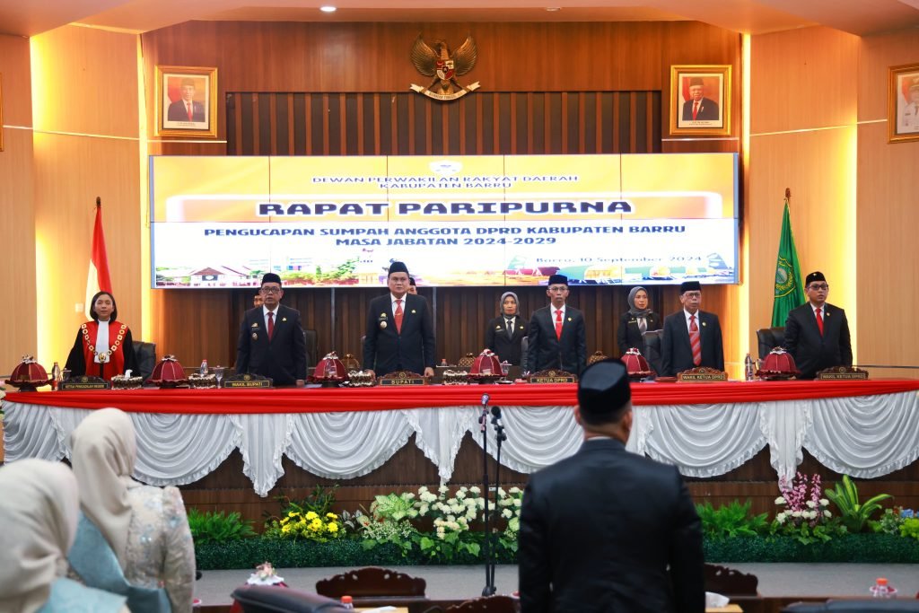 Bupati Barru Sampaikan 2 Pesan Mendagri Di Pelantikan Anggota DPRD Barru