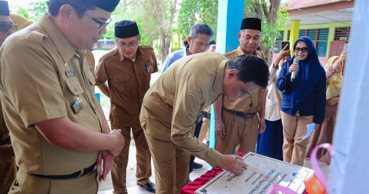Bupati Barru Resmikan Gedung Baru UPTD SMPN 18 Barru
