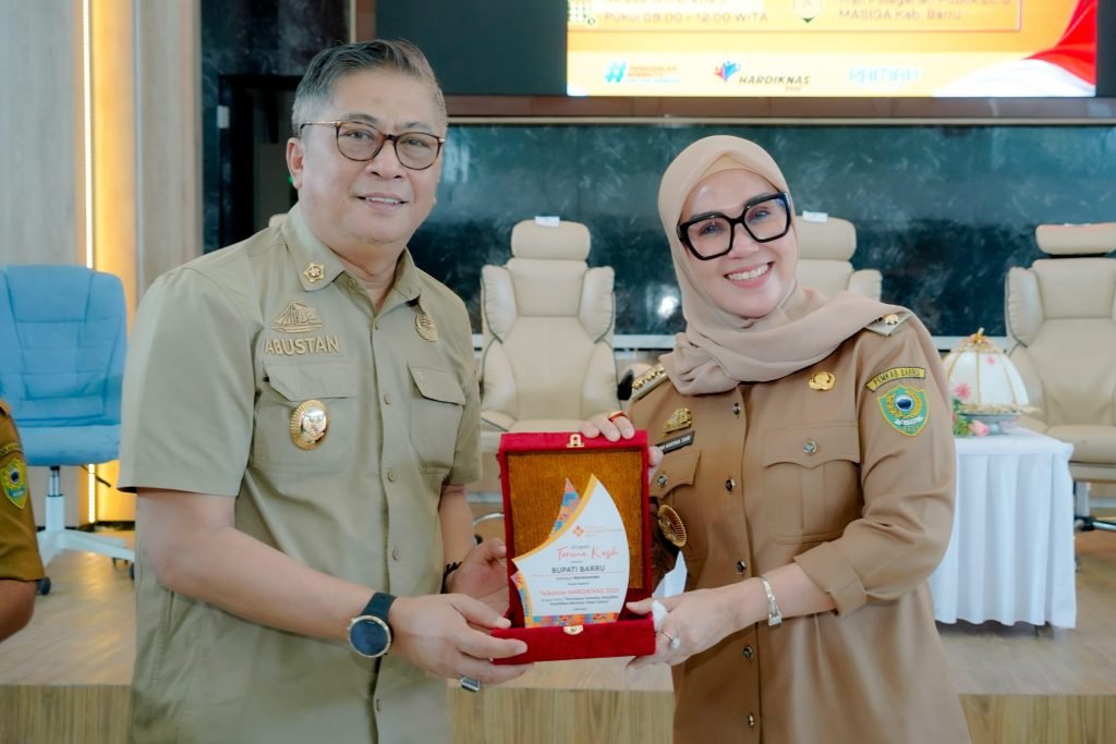 Saya dan Pak Wakil Bupati akan terus membersamai para guru dan kepala sekolah di semua tingkatan.