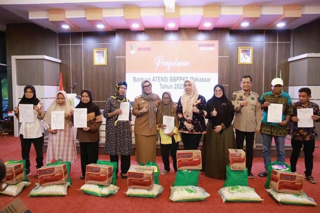 75 Warga Barru Terima Bantuan Atensi BBPPKS Makassar