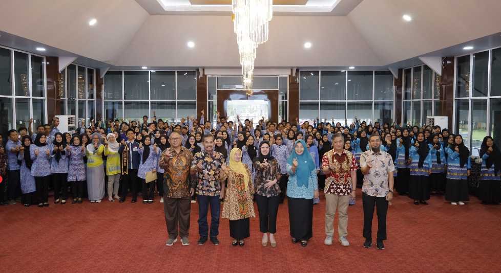 Apel Harganas Penuh Keakraban, Bupati Barru Fasilitasi ASN Perempuan Bawa Anak ke Kantor