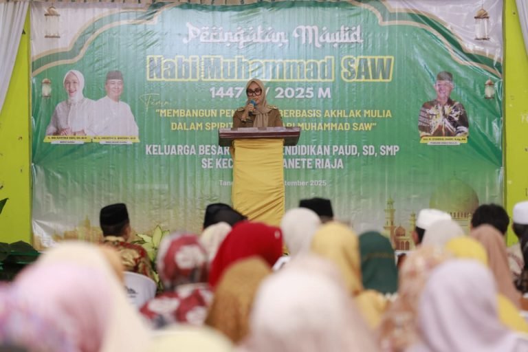 Peringatan Maulid Nabi di Tanete Riaja, Bupati Andi Ina Tekankan Pentingnya Pendidikan dan Teladan Rasulullah