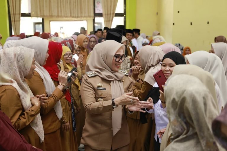 Peringatan Maulid Nabi di Tanete Riaja, Bupati Andi Ina Tekankan Pentingnya Pendidikan dan Teladan Rasulullah
