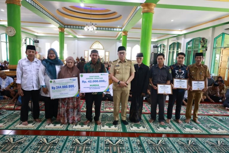 Maulid Akbar Kecamatan Pujananting, Wabup Abustan Ajak Jamaah Perbanyak Shalawat dan Teladani Rasulullah